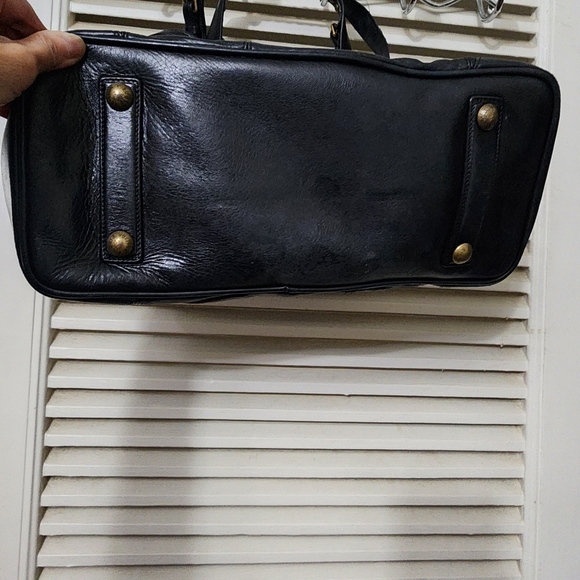 LOUIS VUITTON Limited Edition Black Lambskin Leather Riveting Bag - Picture 9 of 16